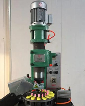 怎樣安全地操作氣液增壓鉚接機(jī)？